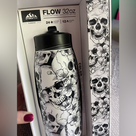 Hydrapeak Artisan Skull and Roses Water Bottle 32 ounce TIk Tok Ltd NIB - Picture 3 of 10